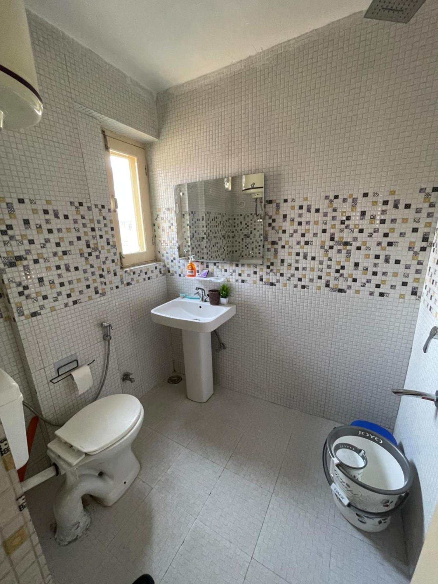 The Khayabaan - Luxurious Home Stay Away From Home Srīnagar Buitenkant foto