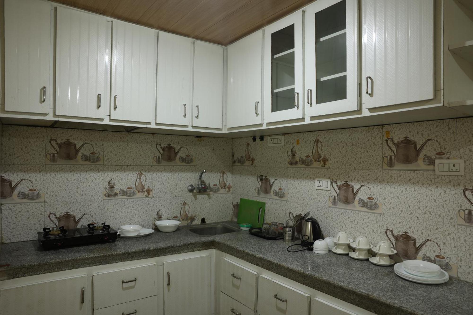 The Khayabaan - Luxurious Home Stay Away From Home Srīnagar Buitenkant foto