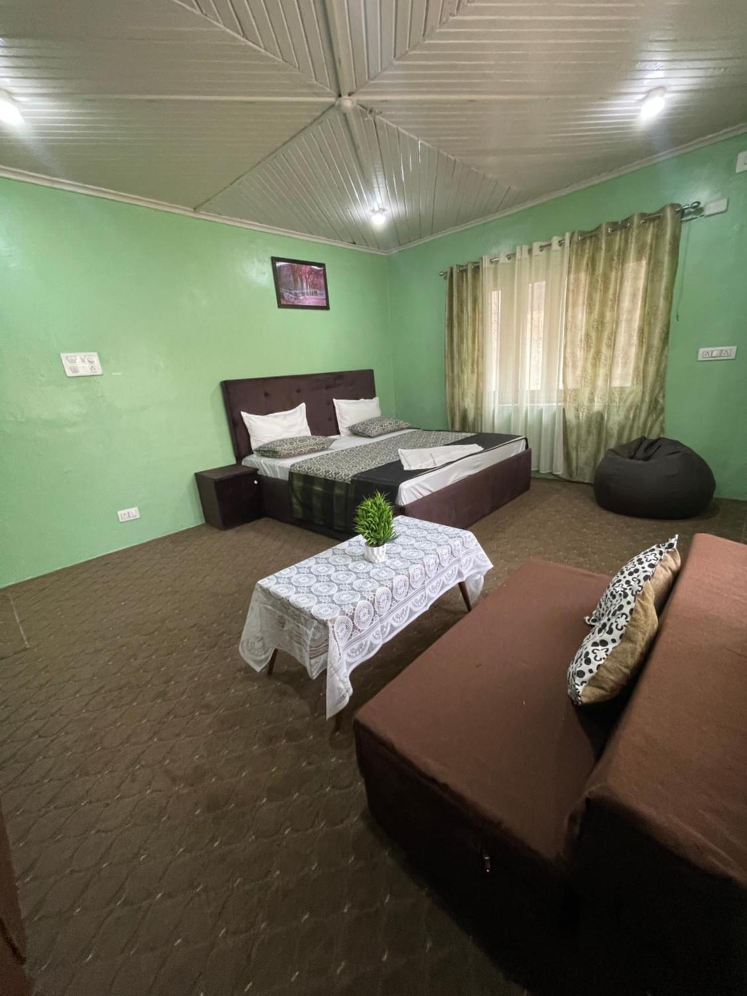 The Khayabaan - Luxurious Home Stay Away From Home Srīnagar Kamer foto