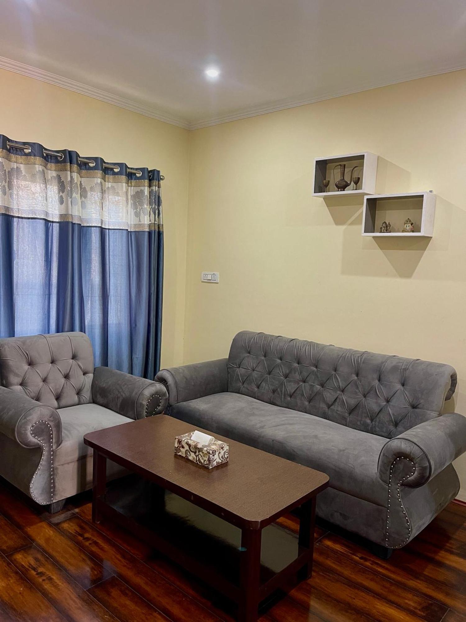 The Khayabaan - Luxurious Home Stay Away From Home Srīnagar Kamer foto
